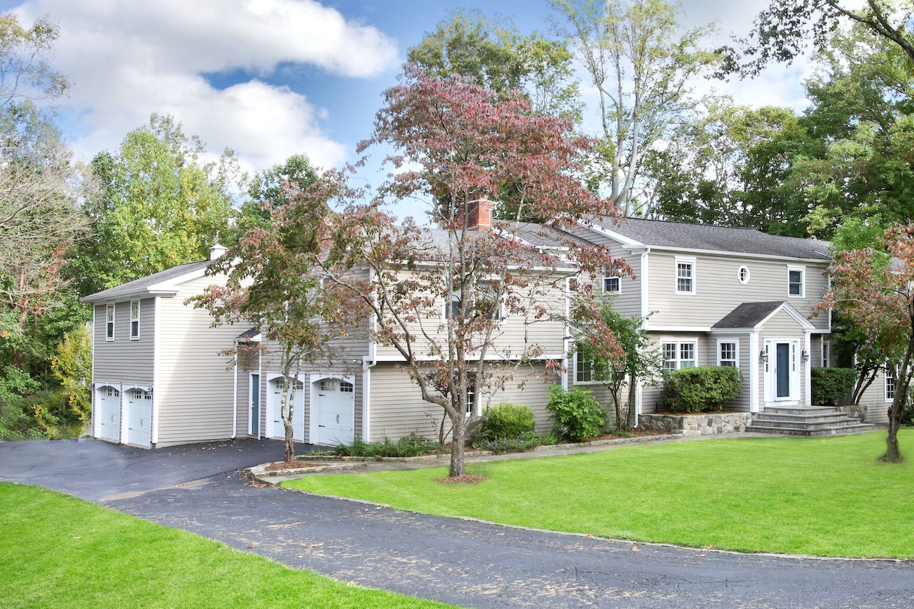 21 Silver Brook Road, Ridgefield Karla Murtaugh Realtor in Ridgefield CT